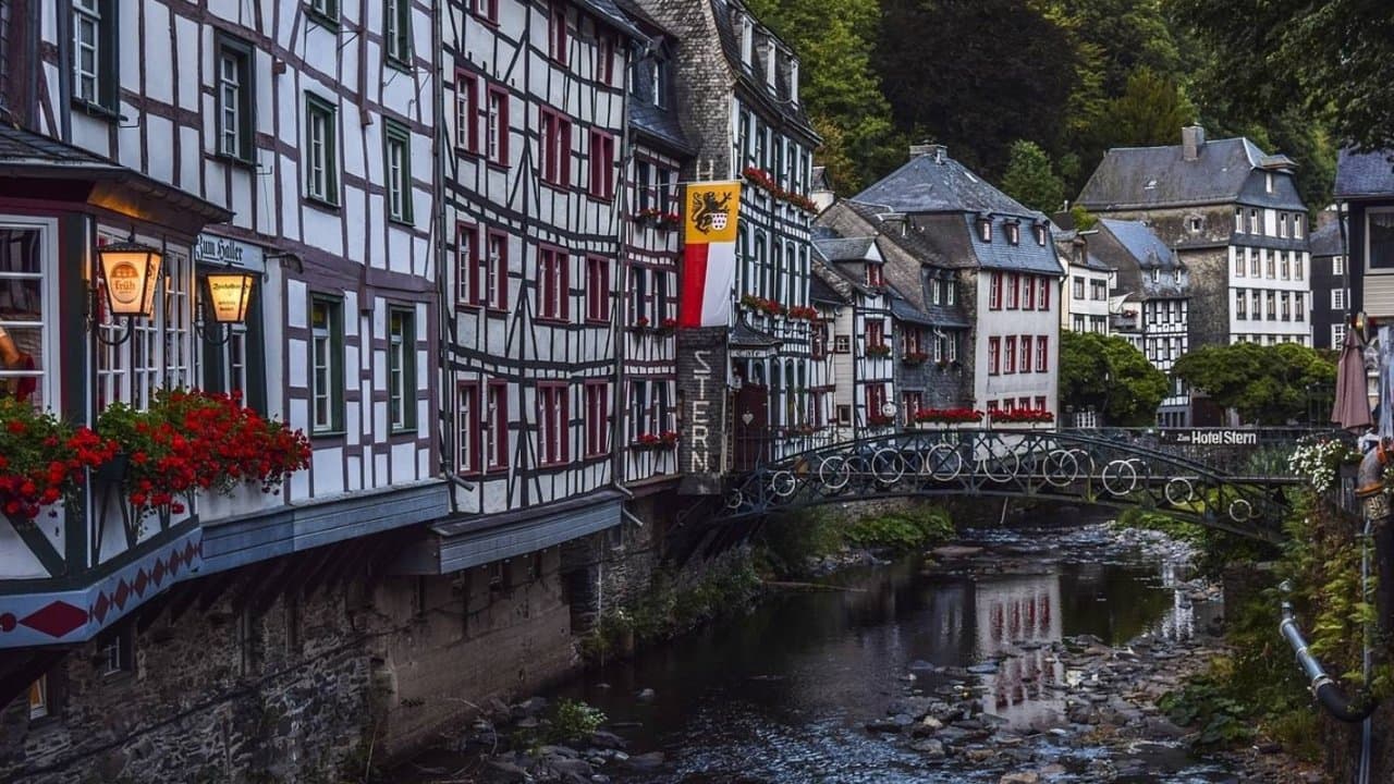 8 Day Munich including Nuremberg, Salzburg, Rothenburg & Neuschwanstein Linderhof